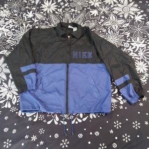 NIKE Embroidered Tie Hem Windbreaker